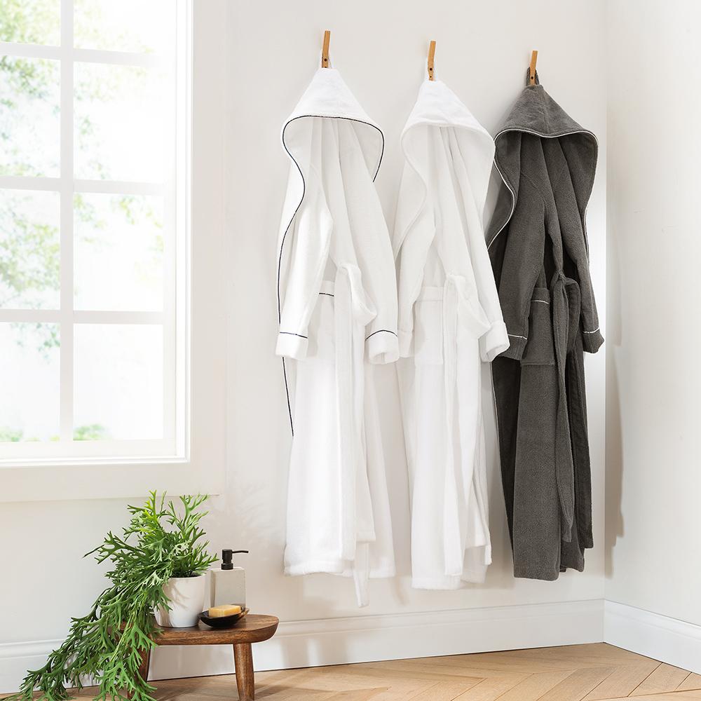 Luxury Lynova bath towels by Standard Textile. white Case of 36 — HSD  Amenities Online Store